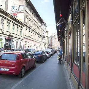 https://roxana-apartments.inbudapesthotels.com